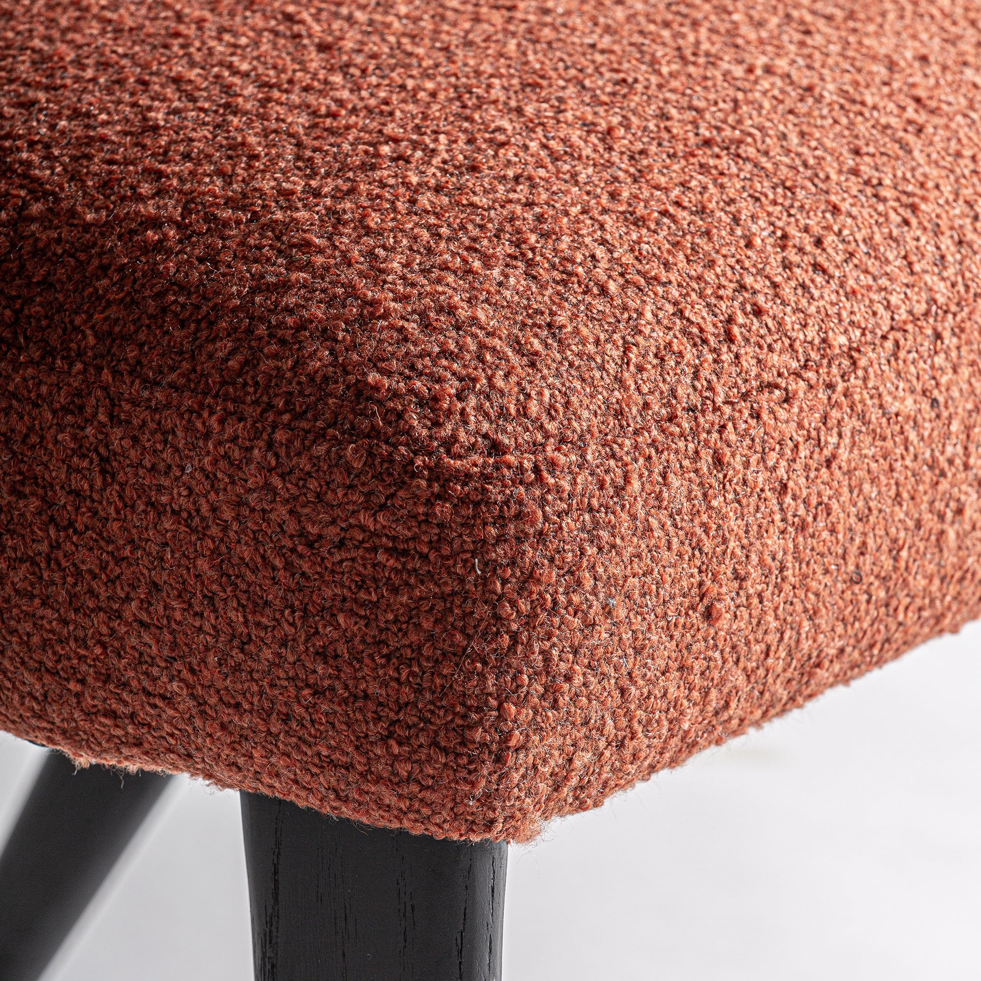 VENEY CHAIR